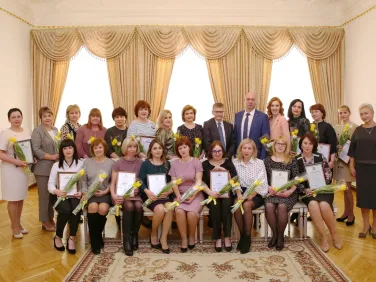 В преддверии Международного женского дня в Нижегородском Доме бракосочетания состоялась церемония награждения заслуженных работников органов ЗАГС Нижегородской области