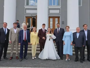 Торжественное поздравление молодожёнов состоялось в рамках празднования Дня города Дзержинска